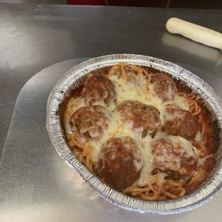 Spagetti & Meatballs w/ Garlic Breadsticks
